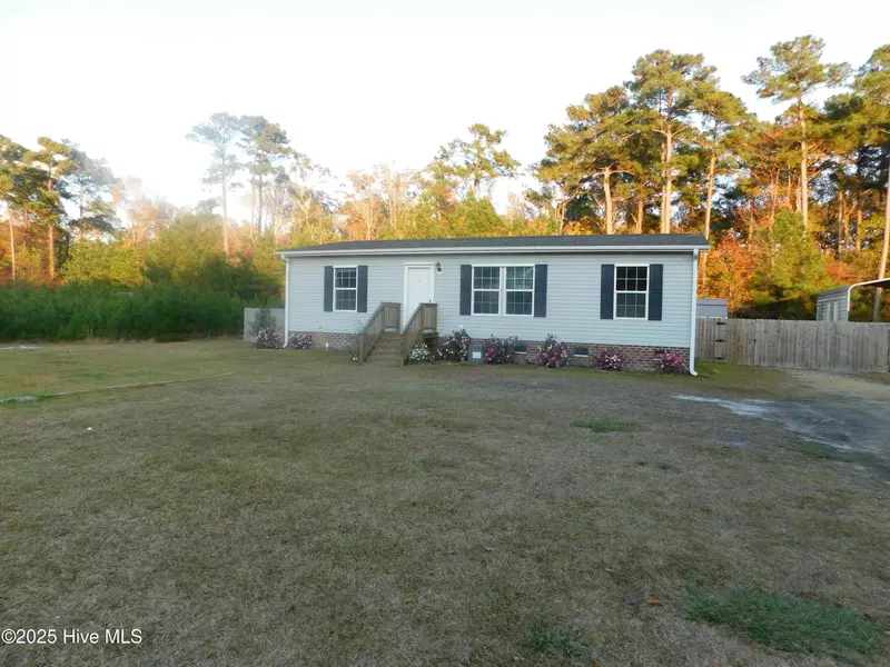 1019 Harkers Island RD, Beaufort, NC 28516