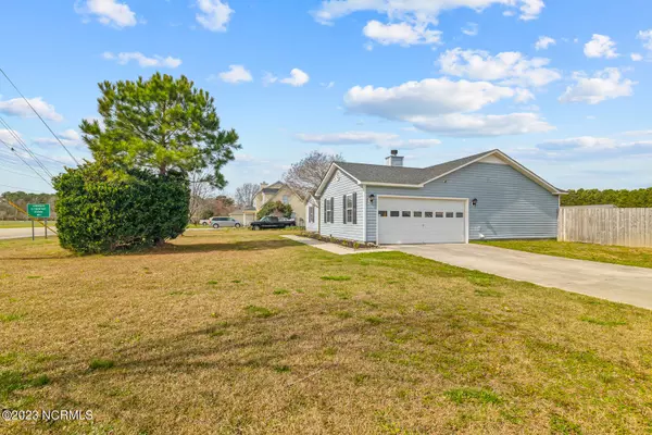 Hubert, NC 28539,101 N Ivy DR