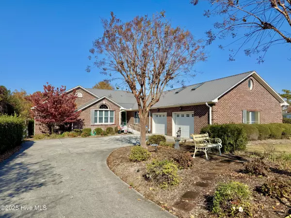 459 Chadwick Shores DR, Sneads Ferry, NC 28460