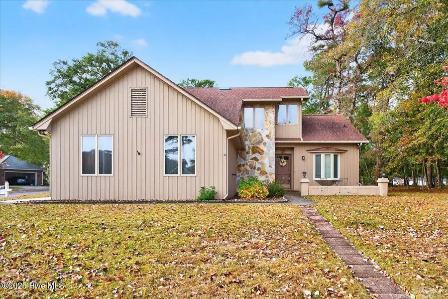 1618 Woodland CT SW, Ocean Isle Beach, NC 28469