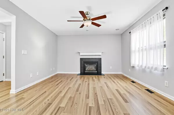 Sneads Ferry, NC 28460,113 Knotts CT