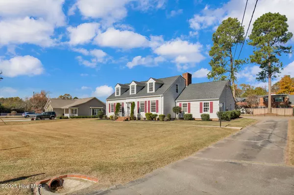 Raeford, NC 28376,316 W Elwood AVE