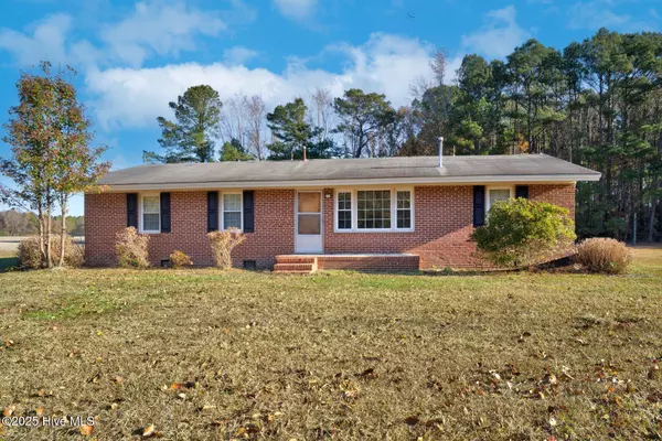 Pinetops, NC 27864,526 Maccripine RD