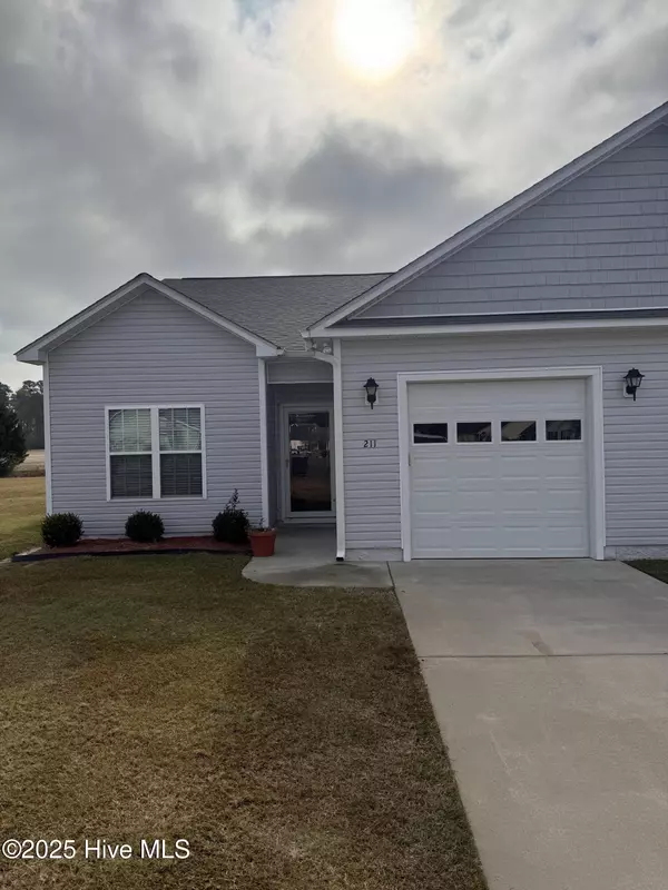 211 Briarcliff CT, Kinston, NC 28501