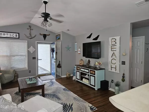 Hampstead, NC 28443,132 Holly Tree LN