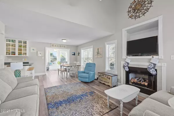 Emerald Isle, NC 28594,313 Loblolly ST