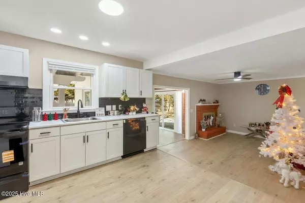 Wilmington, NC 28412,3202 College RD S