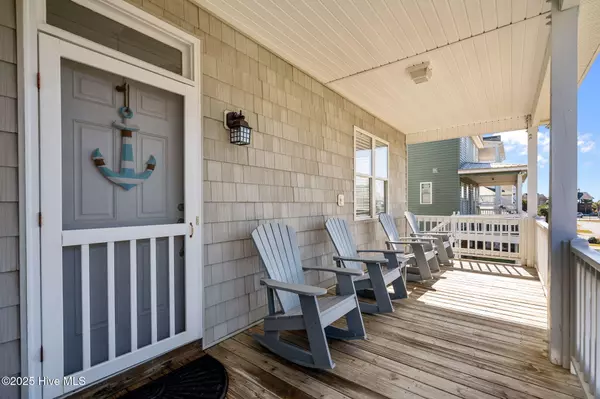 Oak Island, NC 28465,111 SE 72nd ST