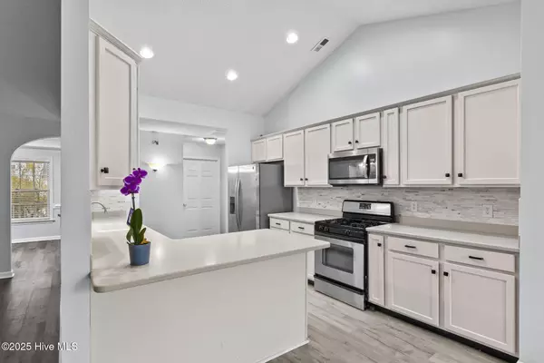 Jacksonville, NC 28540,104 Londonberry LN