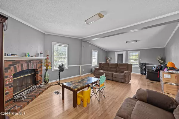 Robersonville, NC 27871,1095 James RD