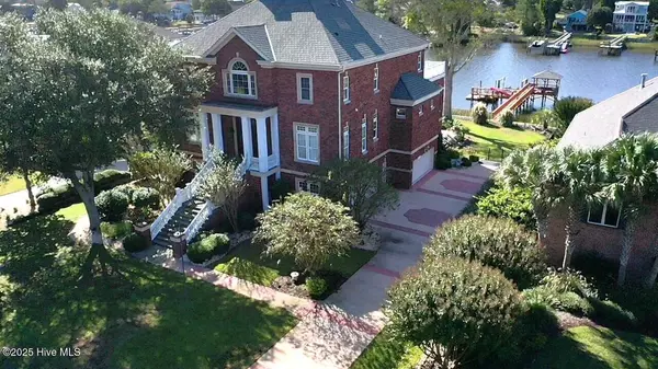 2775 Pinecrest DR SE, Southport, NC 28461