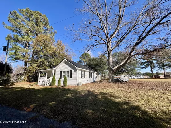 Bladenboro, NC 28320,202 Lewis ST