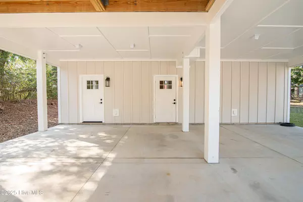 Emerald Isle, NC 28594,313 Barnes ST