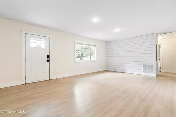 Wilmington, NC 28403,306 Pine Hills DR