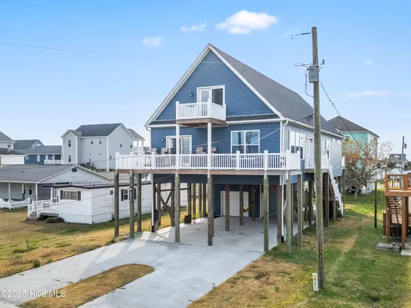3011 3rd ST, Surf City, NC 28445