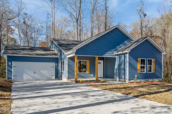 802 Little Cardinal CT, Jacksonville, NC 28540