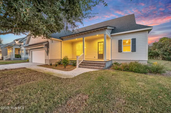 Southport, NC 28461,5988 Gray Squirrel PATH