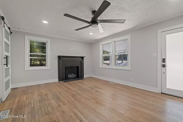 Southern Pines, NC 28387,255 W Delaware AVE