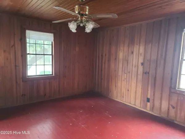 Kinston, NC 28501,212 Clay ST