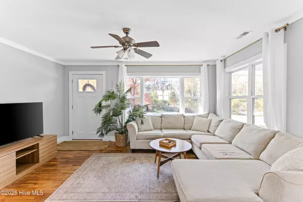 Oak Island, NC 28465,426 Keziah ST