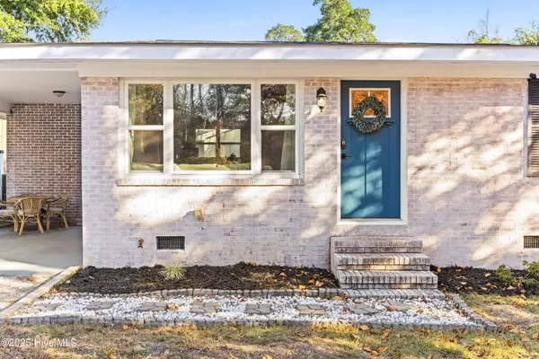 Oak Island, NC 28465,426 Keziah ST