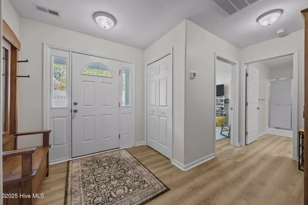 Swansboro, NC 28584,303 Jasmine S