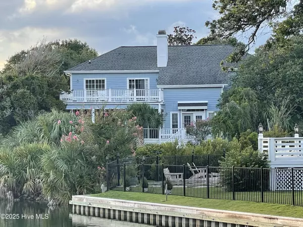 Emerald Isle, NC 28594,203 Red Snapper DR