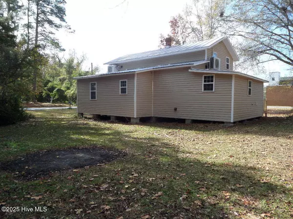 Arapahoe, NC 28510,7682 Kershaw RD