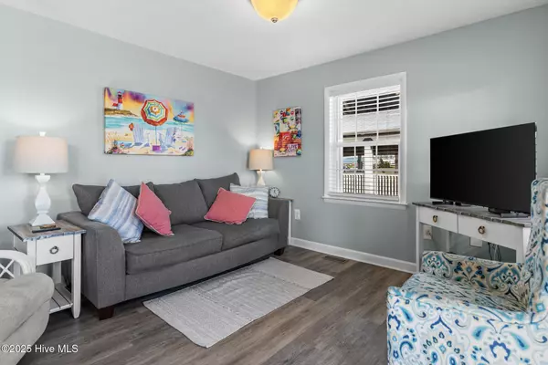 Surf City, NC 28445,417 N Shore DR