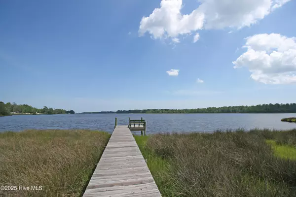 Hubert, NC 28539,243 Youpon DR