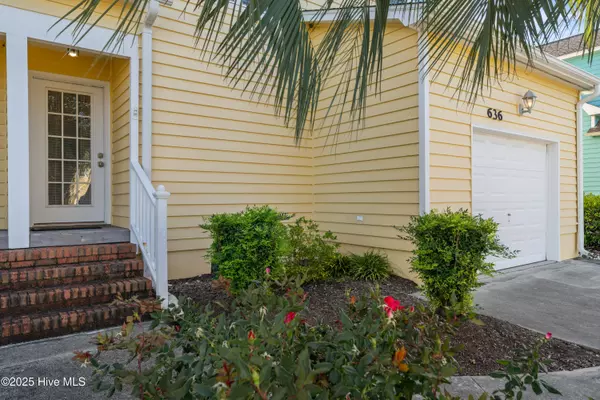 Kure Beach, NC 28449,636 Settlers LN