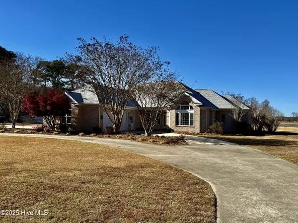 Williamston, NC 27892,1380 Bear Trap RD