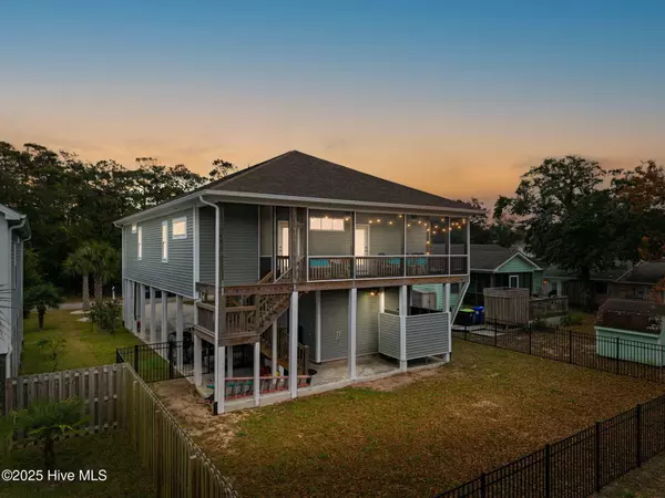 Oak Island, NC 28465,205 NE 59th ST