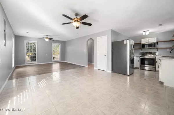 Rocky Point, NC 28457,302 Thankful RD