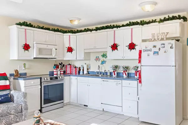 Surf City, NC 28445,305 N Topsail DR #5