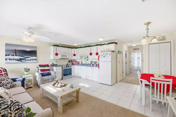 Surf City, NC 28445,305 N Topsail DR #5