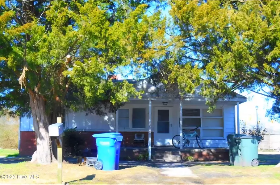 2131 N Village DR, Greenville, NC 27834