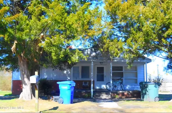 2131 N Village DR, Greenville, NC 27834