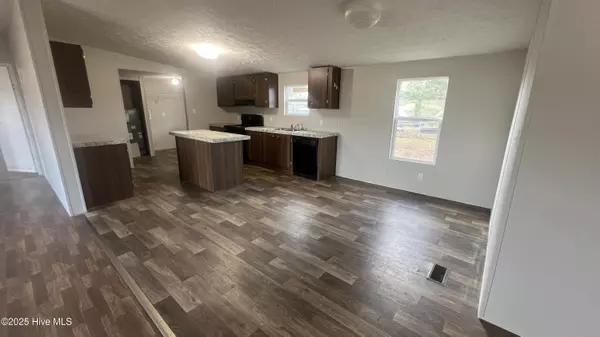 Beulaville, NC 28518,204 Mewborn DR