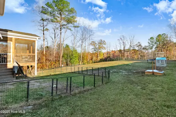 Smithfield, NC 27577,472 Jackson Pond DR