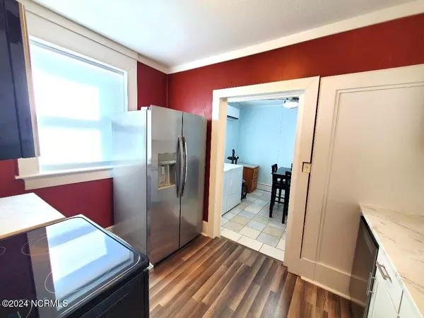 Elizabeth City, NC 27909,216 N Martin Luther King Jr DR #Upstairs