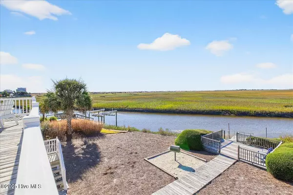 Sunset Beach, NC 28468,320 40th ST