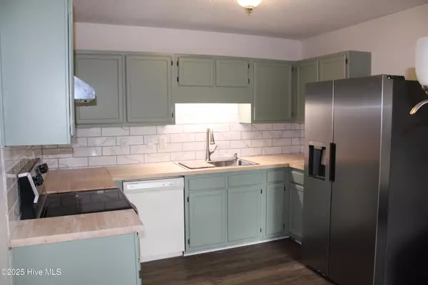 New Bern, NC 28562,3106 Macon CT