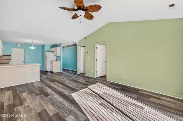 Hubert, NC 28539,130 Charlton RD