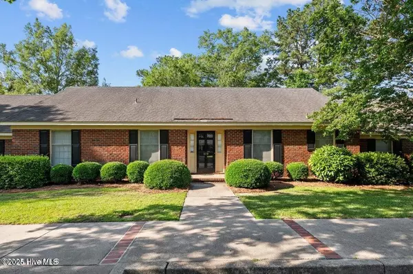 809 Greenbriar RD, Kinston, NC 28501