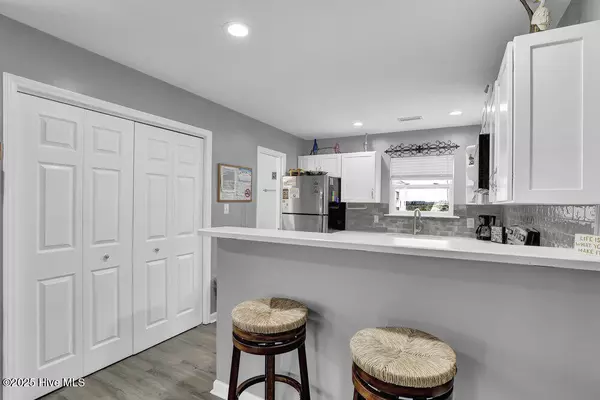 North Topsail Beach, NC 28460,3802 Island DR