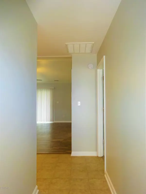 Hubert, NC 28539,212 Faison LN