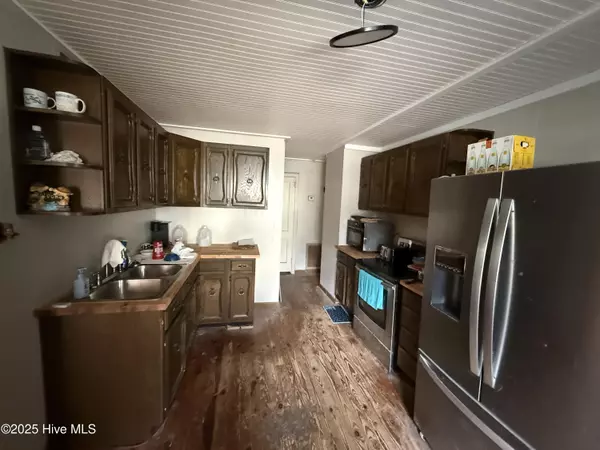 Jacksonville, NC 28540,436 Nelson DR