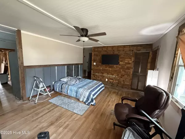 Jacksonville, NC 28540,436 Nelson DR