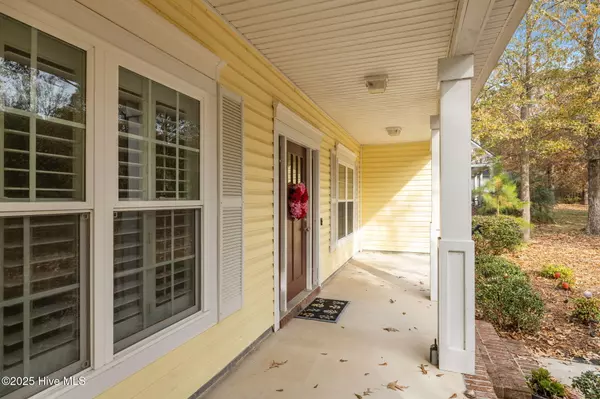 Swansboro, NC 28584,100 White Swan WAY